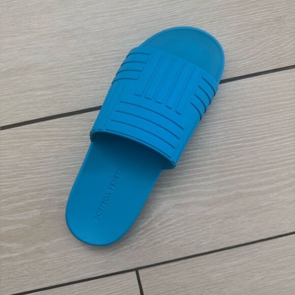 Brand new bottega venata slides with box - Picture 6 of 9